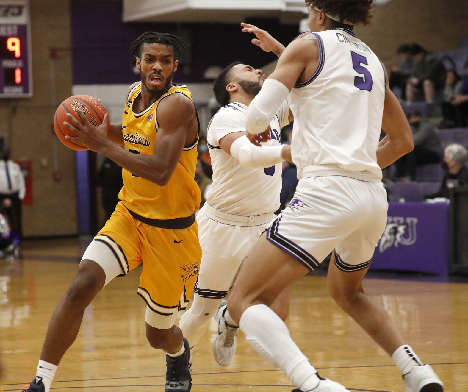Battle of the Bridge, Canisius at Niagara men's hoops
